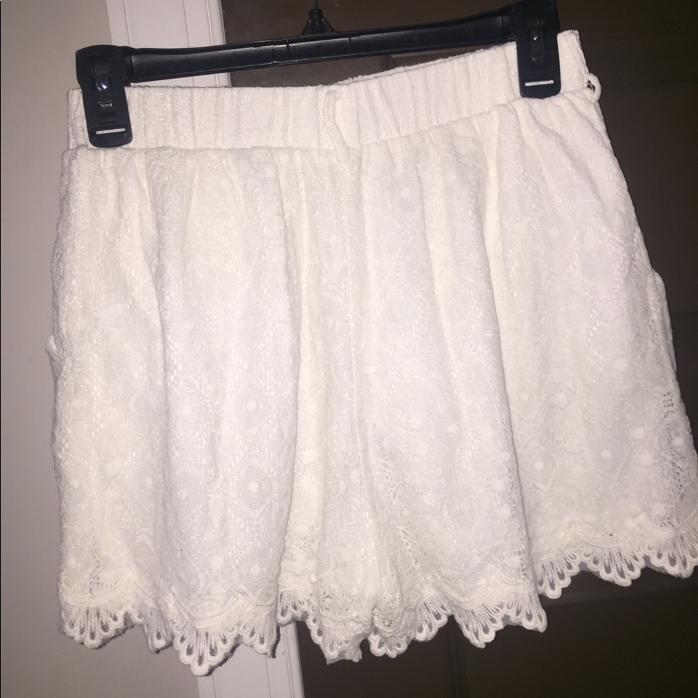 Altar‘ State white lace shorts - Picture 3 of 3
